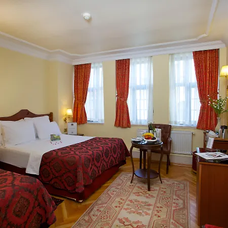 Amber & Hotell 4*