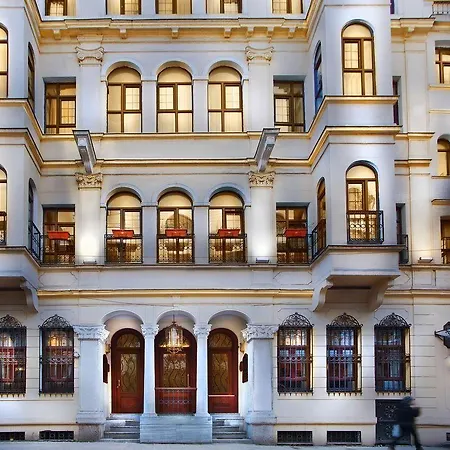 Amber & Istanbul