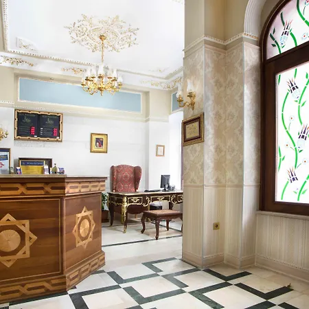Hotel Amber & Istambul