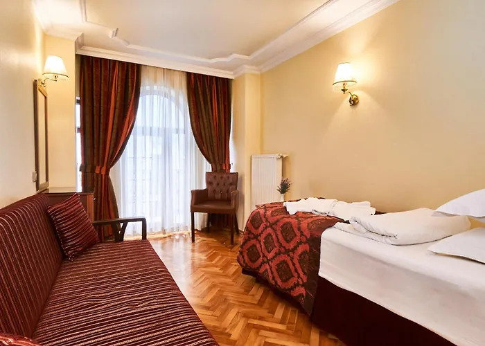 Amber & Отель 4*