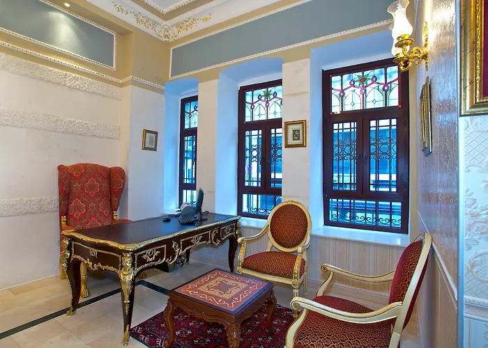 Отель Amber & 4*