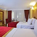 Отель Amber &